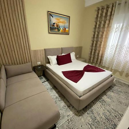 Kevin'S Lungomare Apartment Vlorë エクステリア 写真