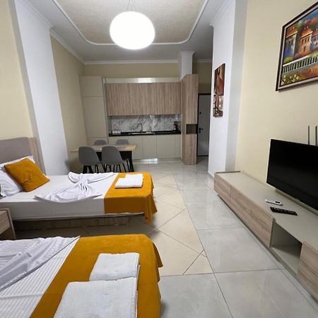 Kevin'S Lungomare Apartment Vlorë エクステリア 写真