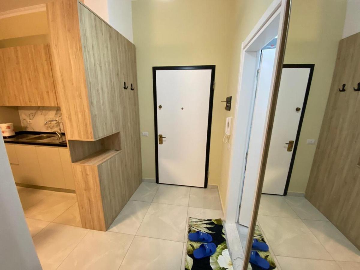 Kevin'S Lungomare Apartment Vlorë エクステリア 写真