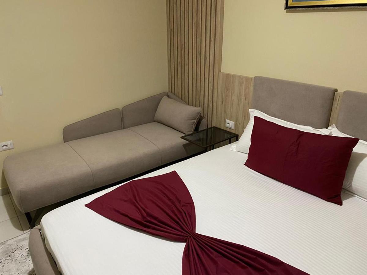 Kevin'S Lungomare Apartment Vlorë エクステリア 写真