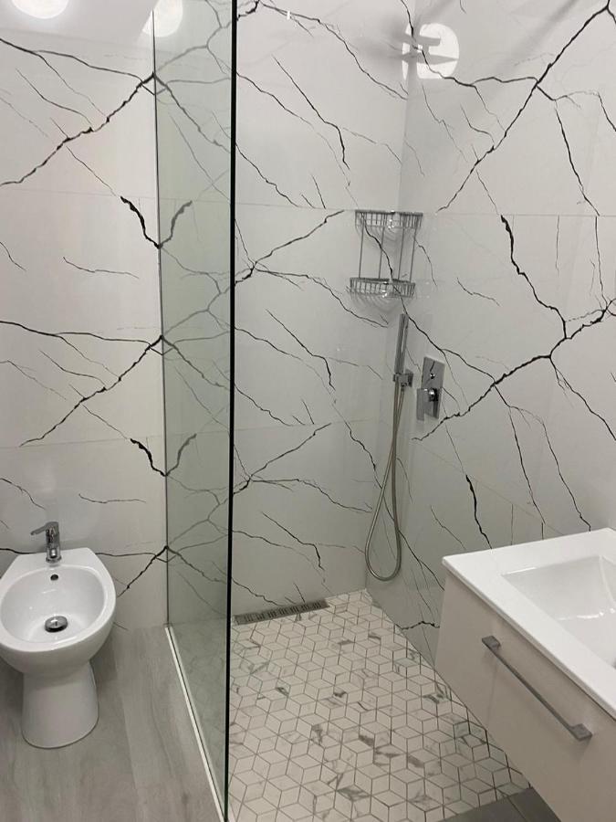 Kevin'S Lungomare Apartment Vlorë エクステリア 写真